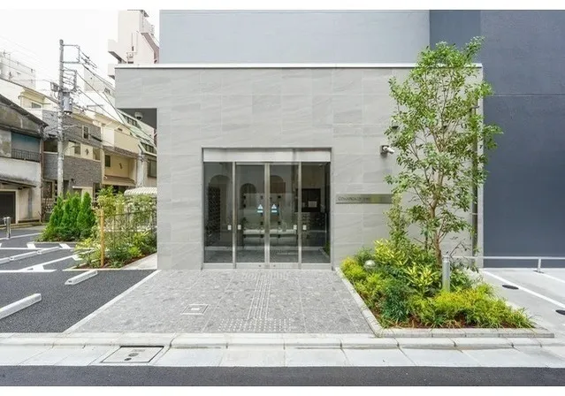 Comforia Liv Nishi-Kamata - Exterior - ["Composite material", "Concrete", "Sidewalk"]