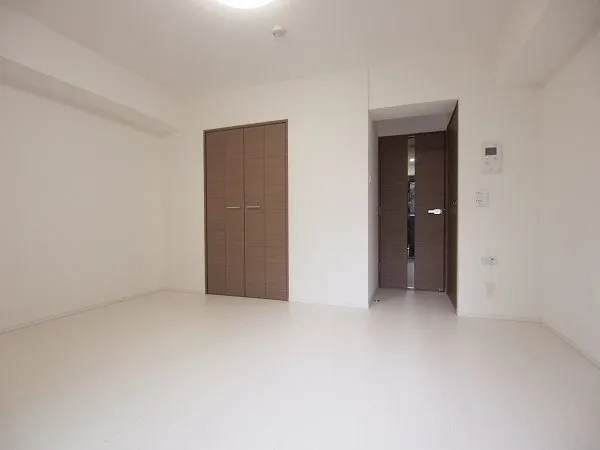Premium Cube Mishuku - Interior - ["Fixture", "Door", "Wood"]