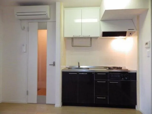 Hermitage Kami-Itabashi - Interior - ["Major appliance", "Kitchen Sink", "Plumbing fixture"]