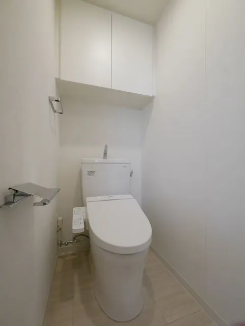 Rubia Akasaka - Interior - ["Bathroom", "Toilet", "Toilet seat"]