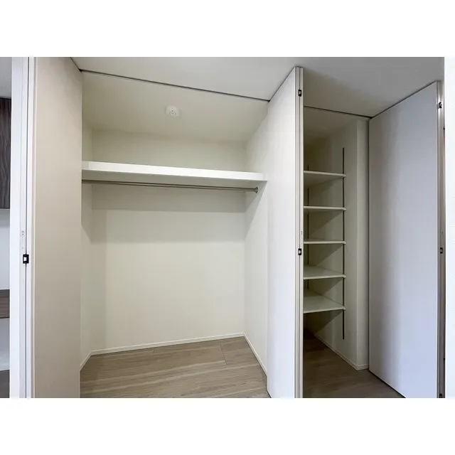 Comforia Kitazawa - Interior - ["Furniture", "Shelf", "Bookcase"]
