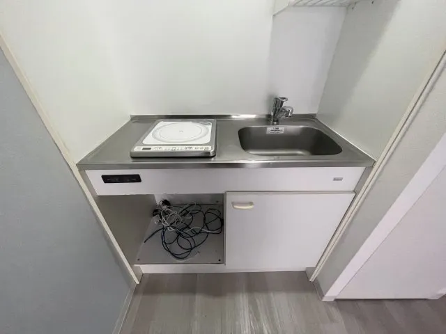 Geoluminous - Interior - ["Plumbing fixture", "Sink", "Tap"]