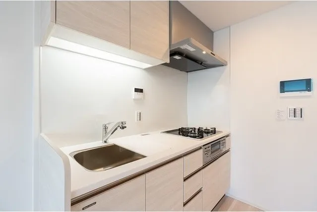 Comforia Takenotsuka East - Interior - ["Apartment", "Flooring", "Kitchen"]